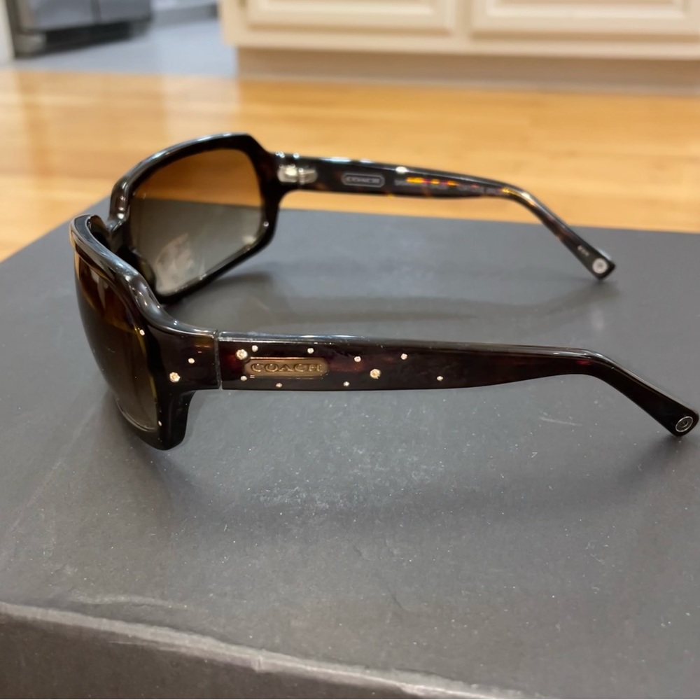 Coach sunglasses - Picture 3 of 4